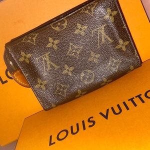 SMALL LOUIS VUITTON WALLET WITH BOX